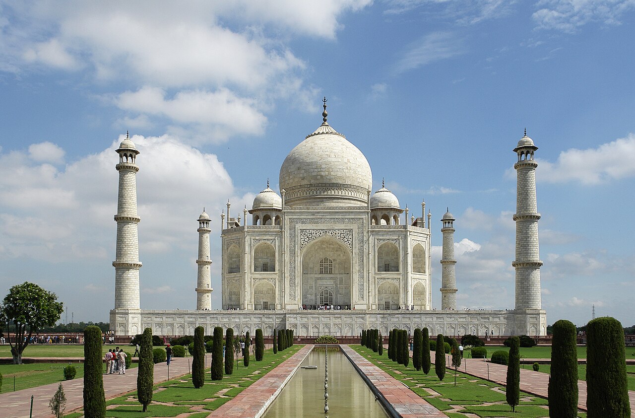 Popular destinations near Agra